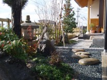焼津市　A様邸　和風庭園　玄関からのアプローチ工事　施工写真１