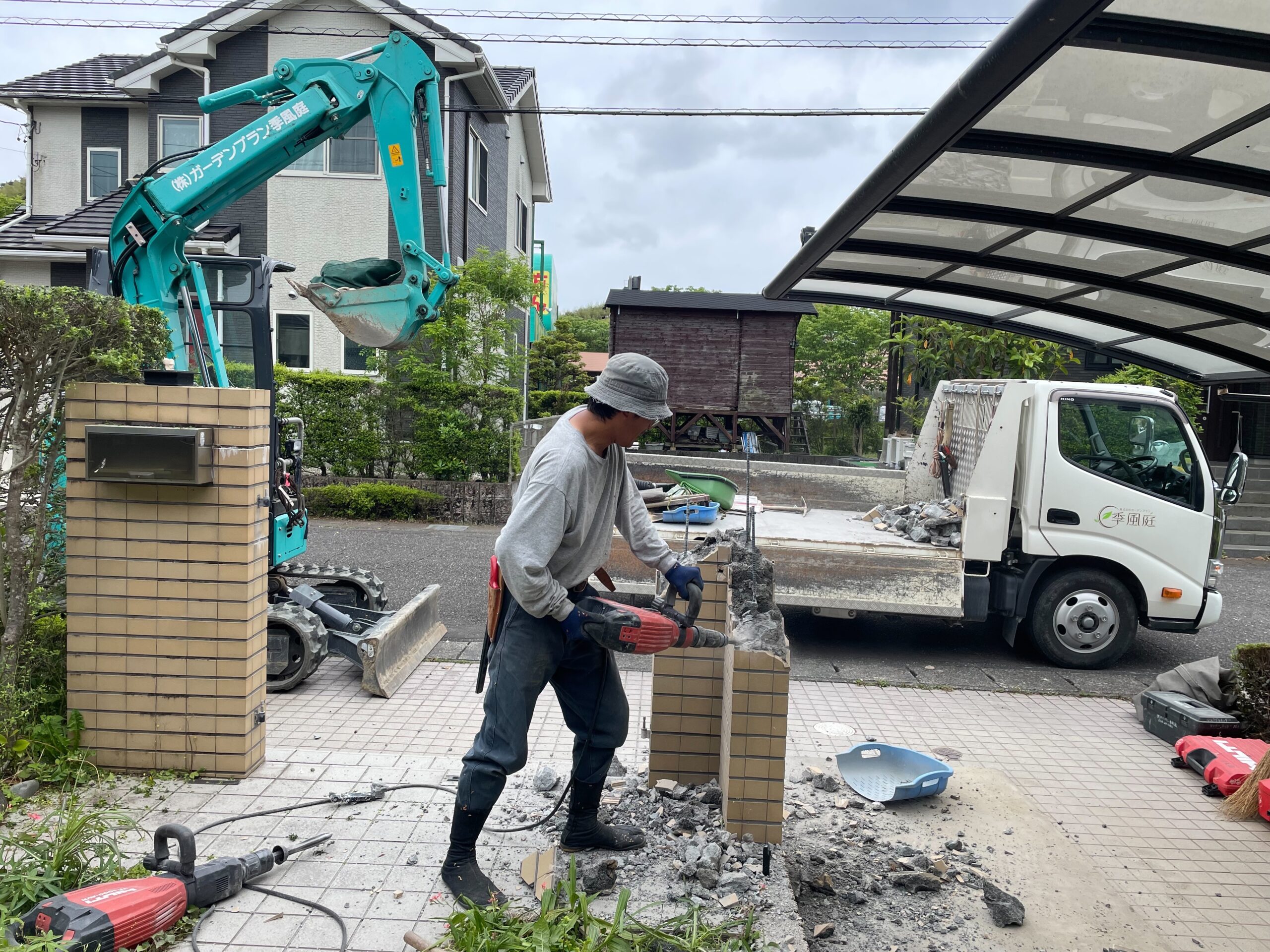 駐車場を2台分に拡張！藤枝市中古住宅の外構リフォーム